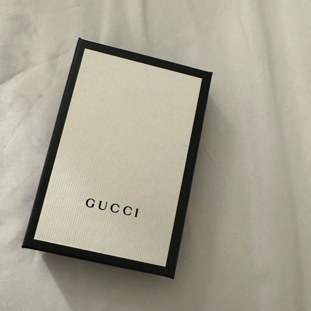 Gucci card holder ! Brand knew